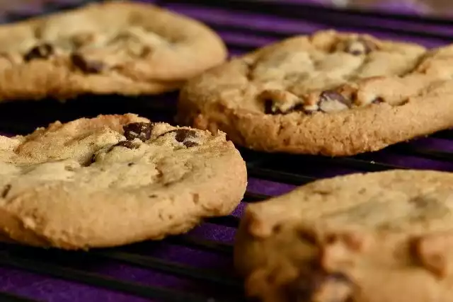 Famous Amos cookies founder Wally Amos dead at 88