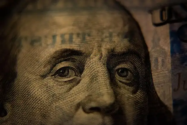 US Government Shutdown: Economic Impact & Political Standoff